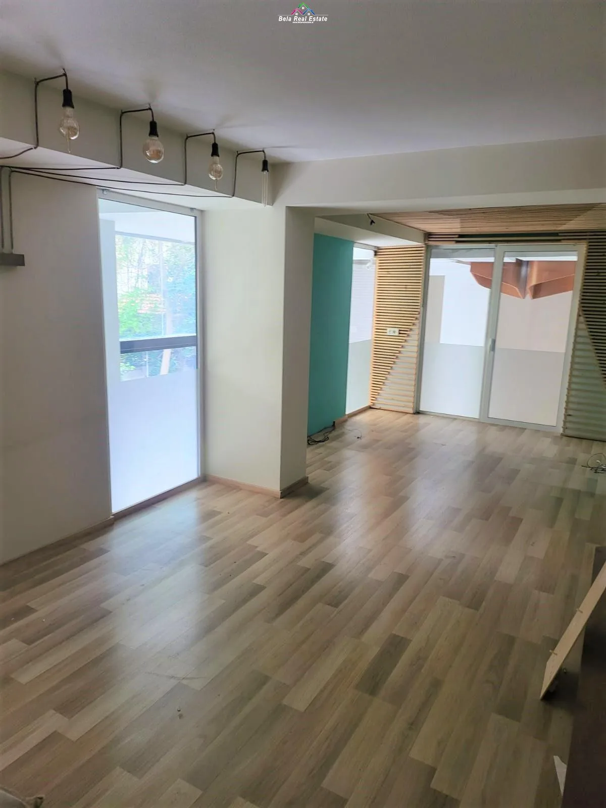 Zyre Me Qera Tek Rruga e Kavajes (ID BZ2987) Tirane