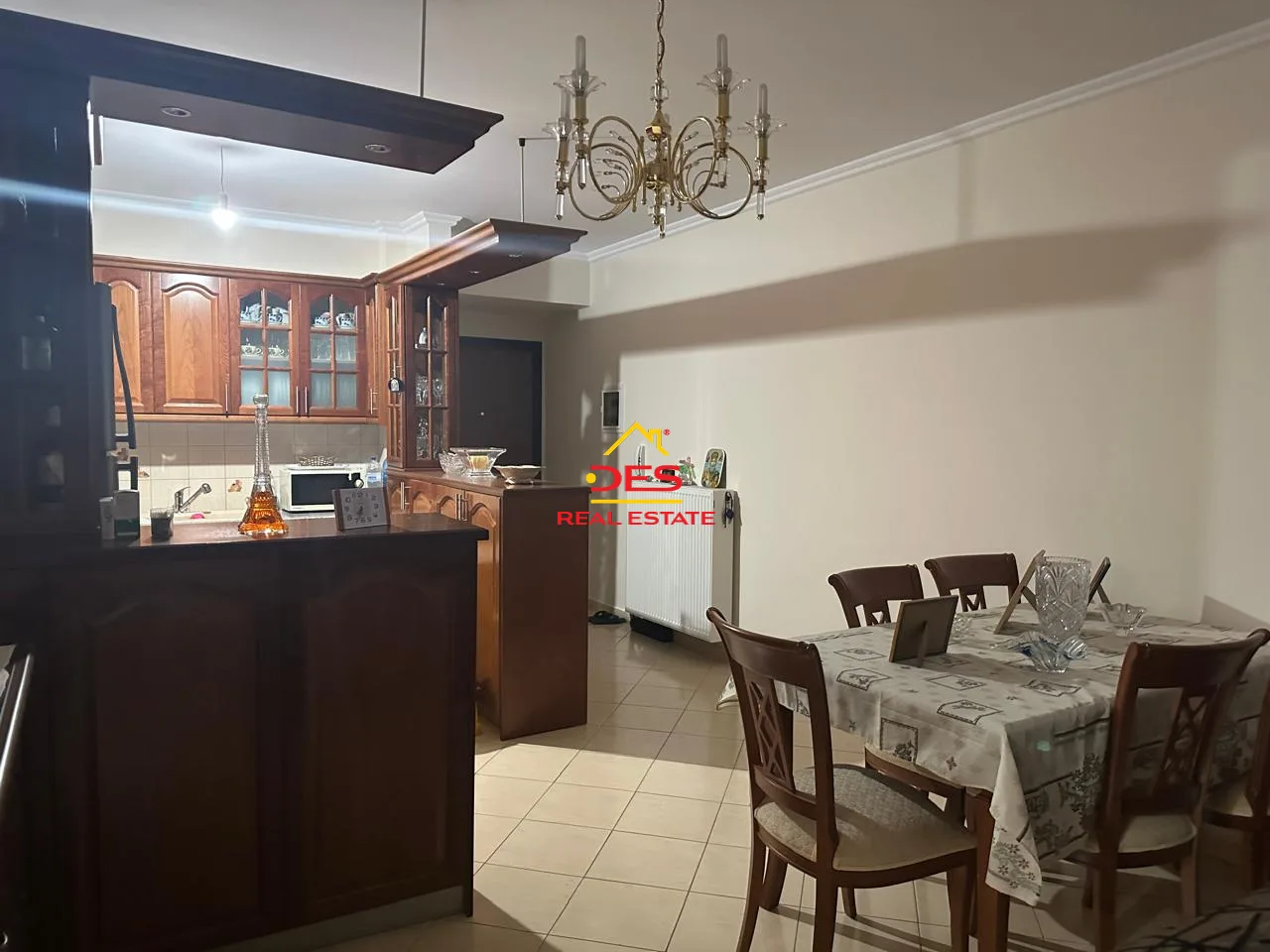 Shitet apartament 2+1 + garazh ne sarande