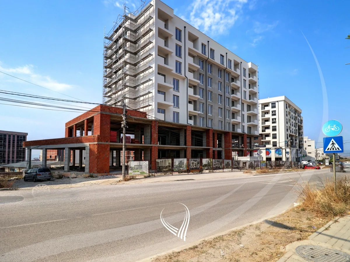 Lokal 758m2 në shitje në lagjen Veternik