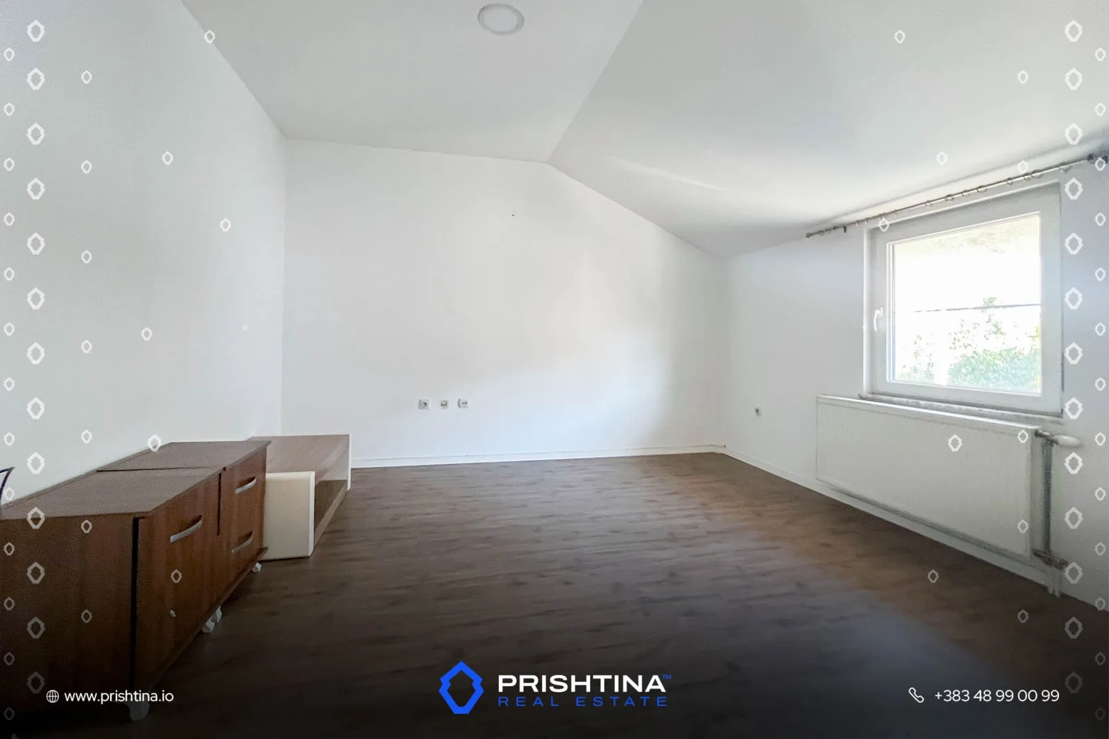 Shtëpi në shitje dhe me qira 400m² në Veternik
