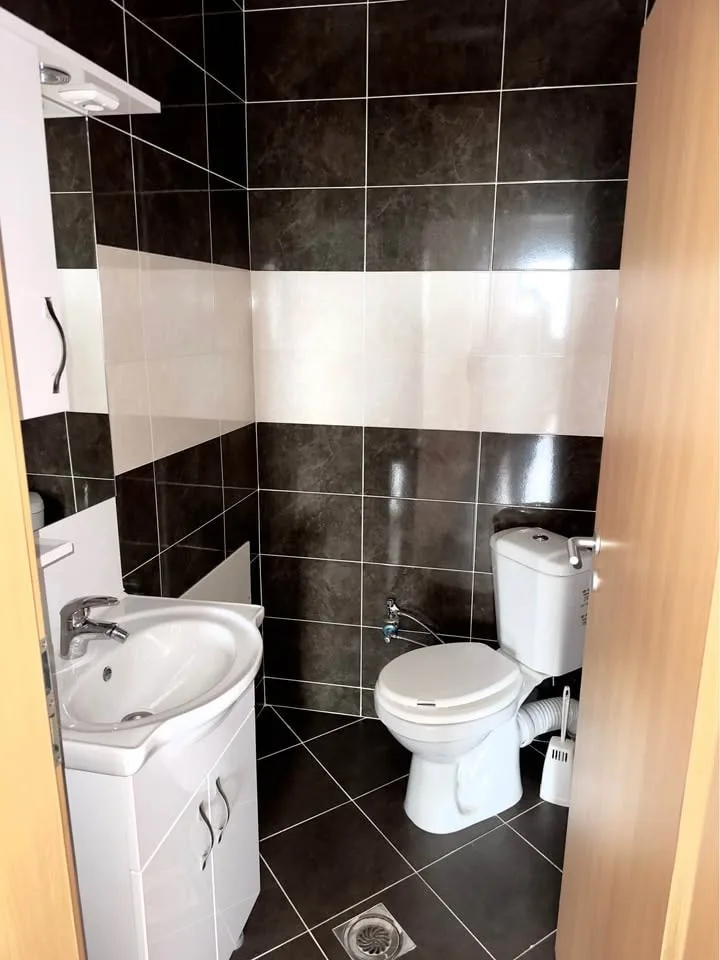 Banesë me qira 2+1 në Fushë Kosovë