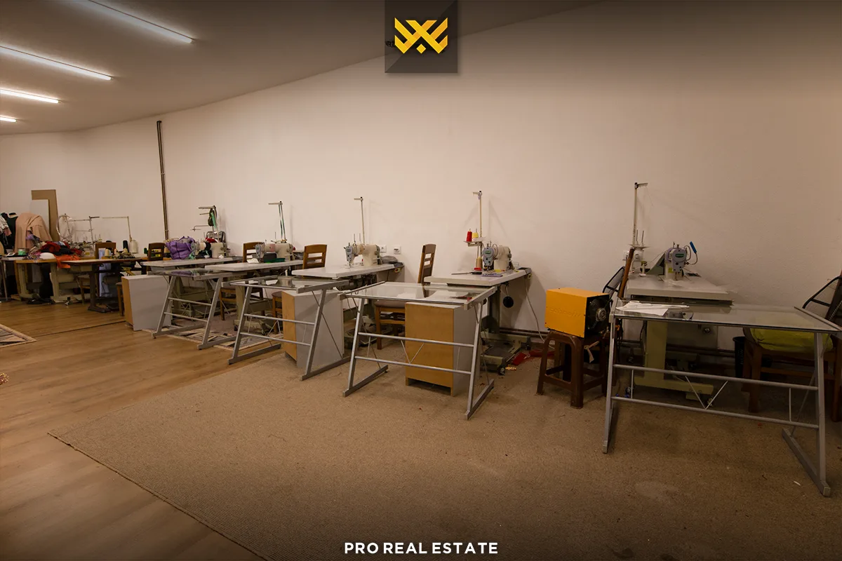 Lokal 220m² me #QIRA në Taslixhe II.