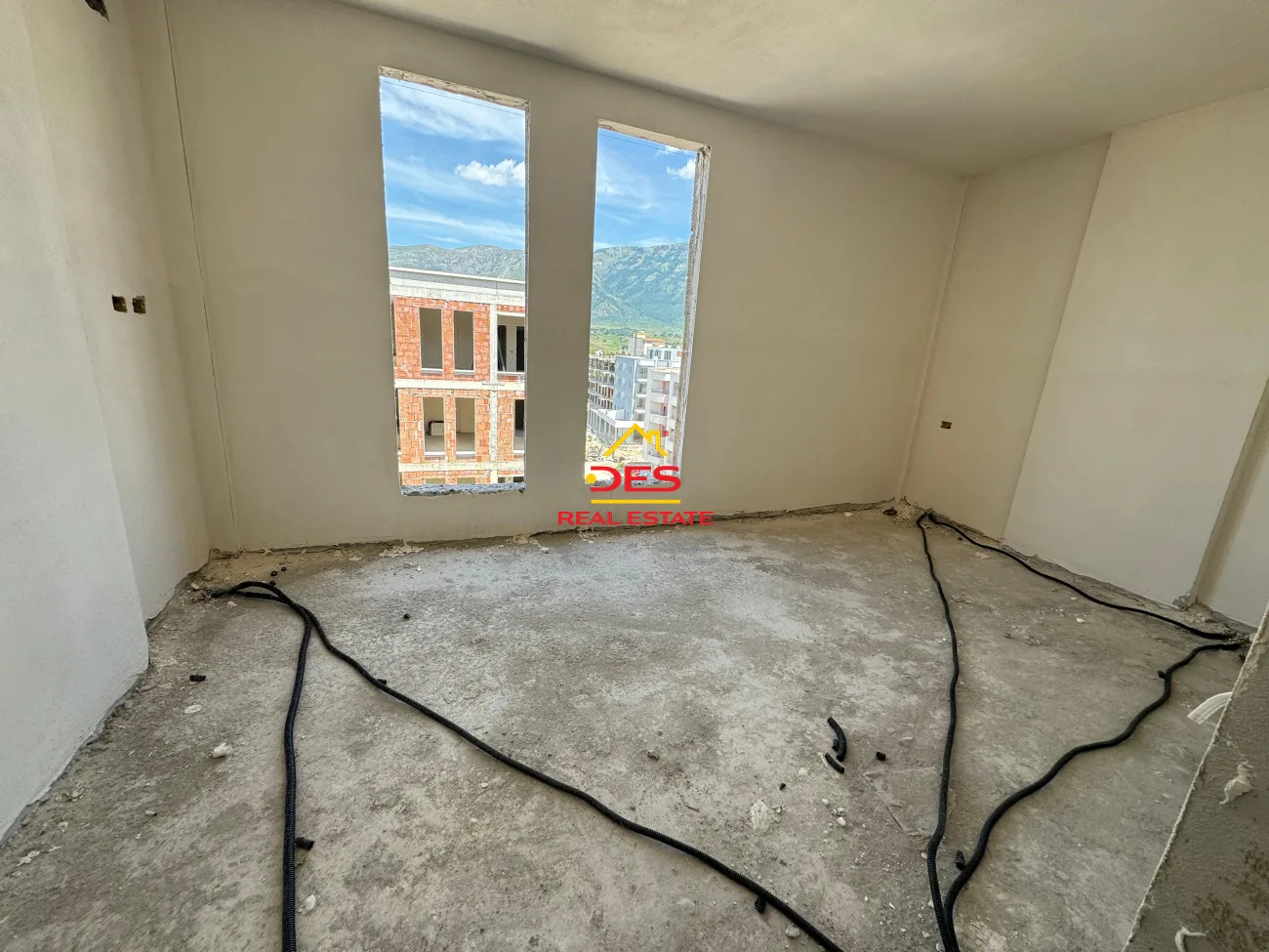 SHITET APARTAMENT 2+1 NË ORIKUM. I konvertuar ne 1+1 dhe garsoniere!