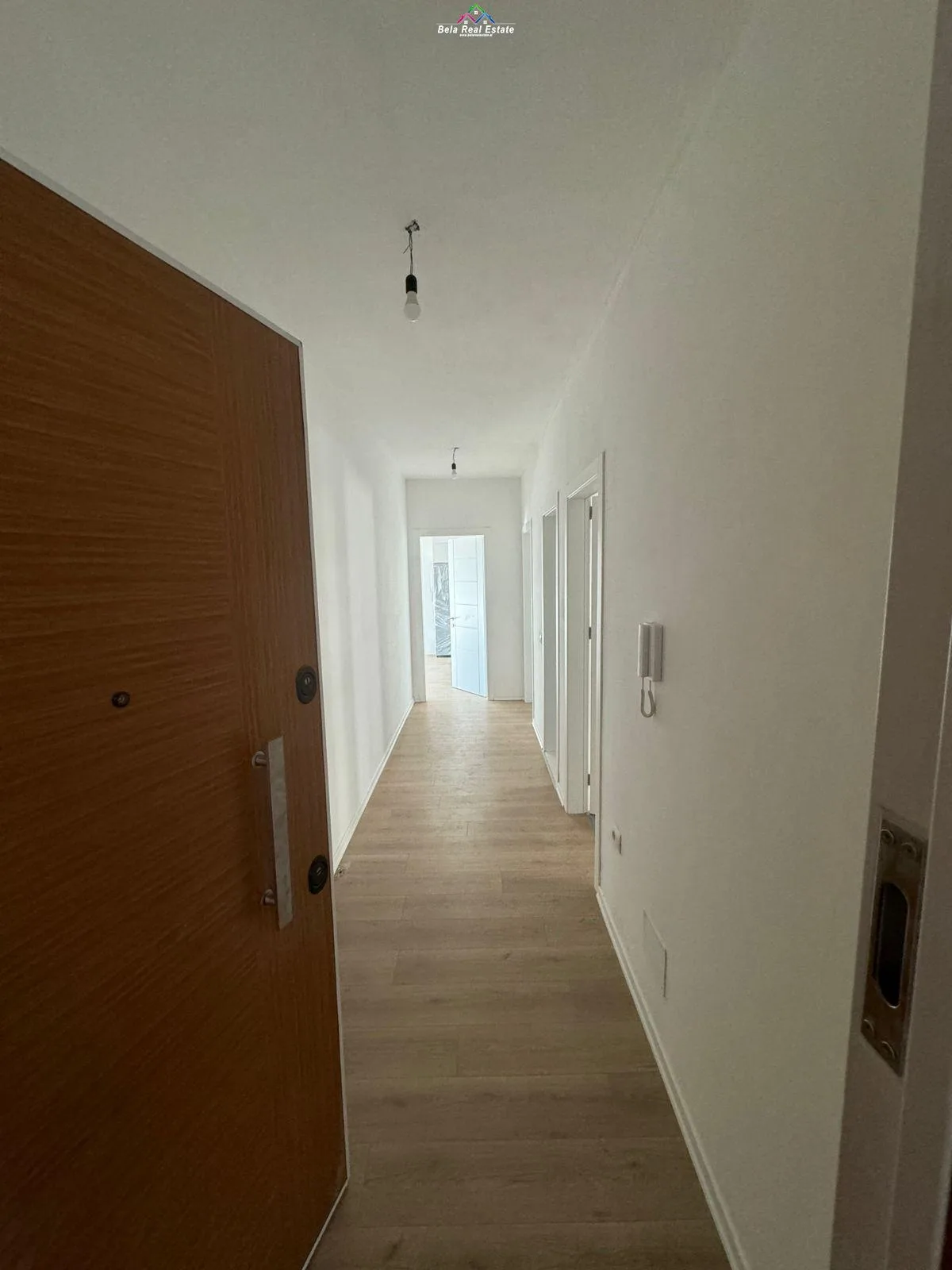 Apartament Me Qera 2+1 Ne Xhamllik (ID B2201044)