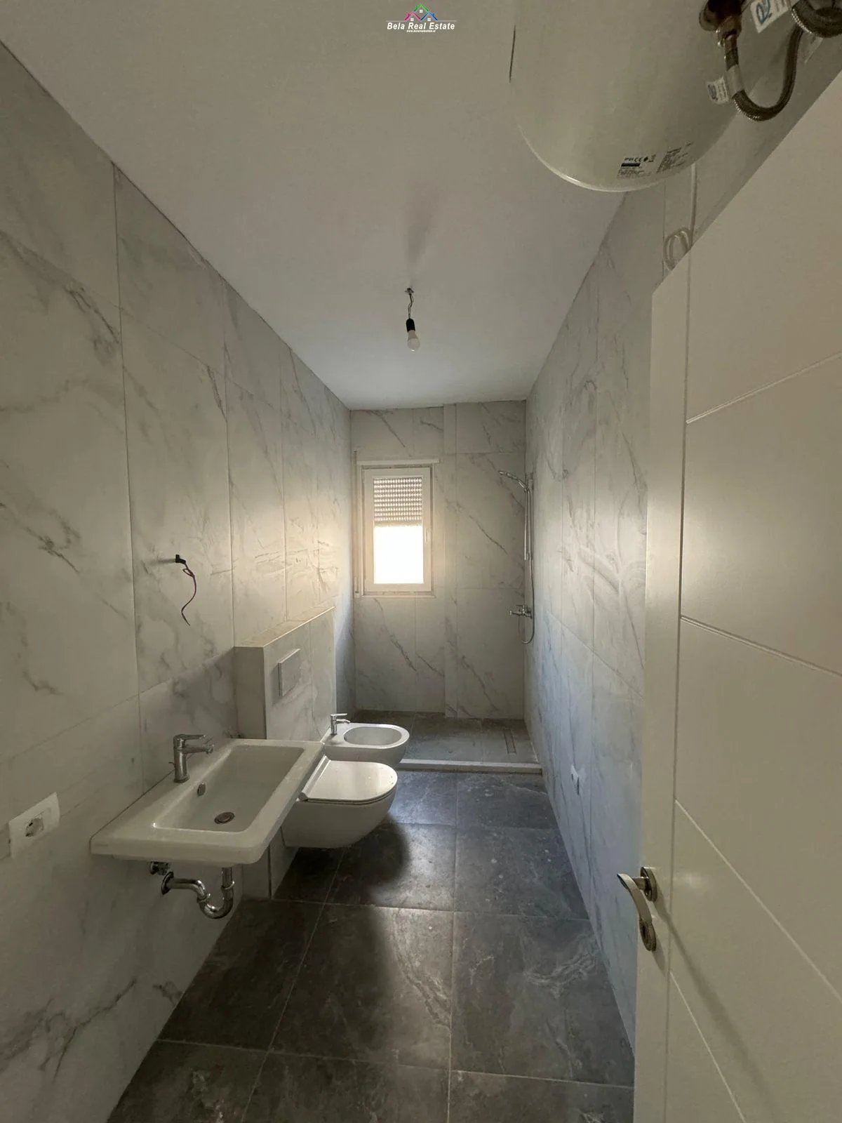 Apartament Me Qera 2+1 Ne Xhamllik (ID B2201044)