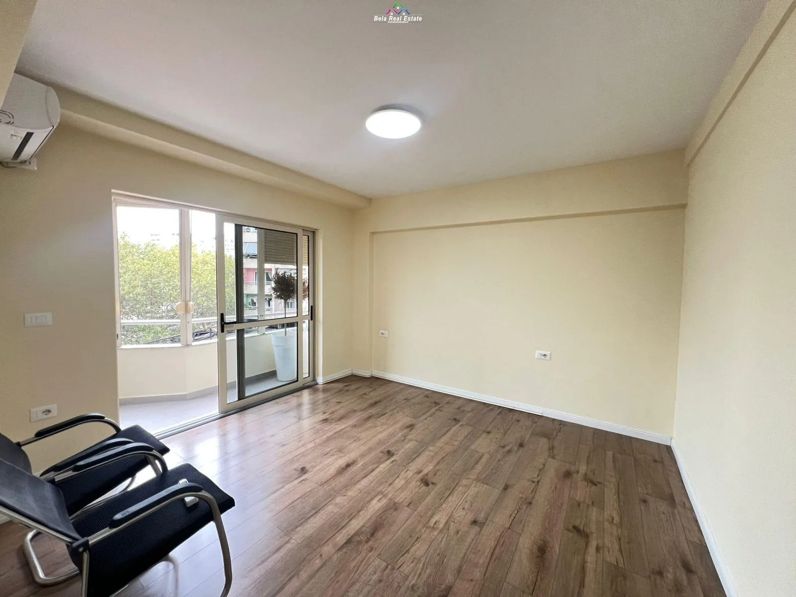 Zyre Me Qera 2+1 Ne Qender (ID BZ2712) Tirane