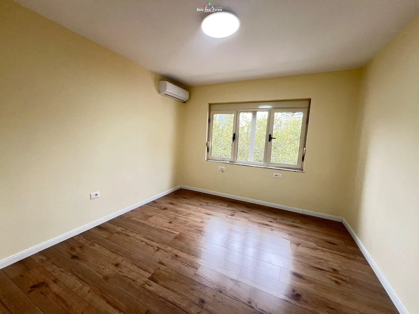 Zyre Me Qera 2+1 Ne Qender (ID BZ2712) Tirane