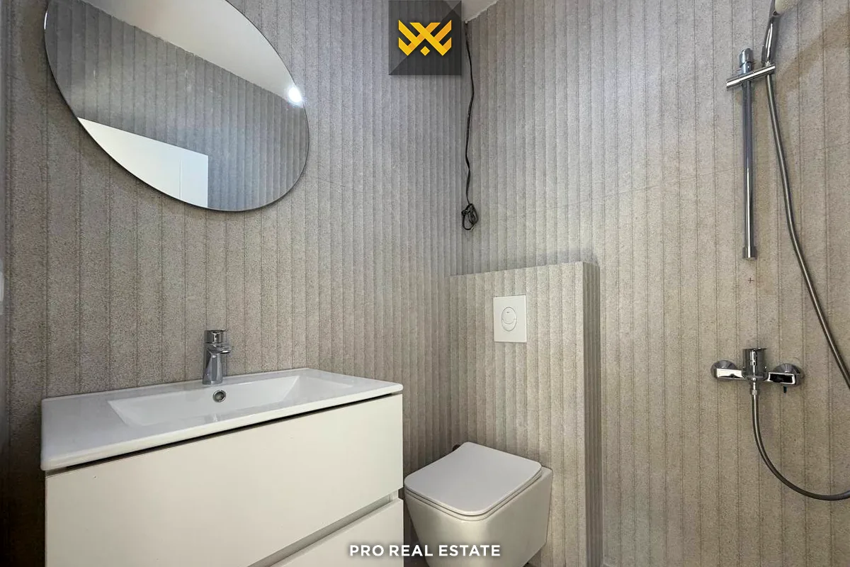 Banesë / Zyrë 120m² me #QIRA në Lakrishtë