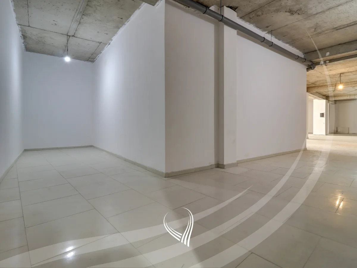 Lokal 608m2 me qira në lagjen Prishtina e Re – Berisha Group