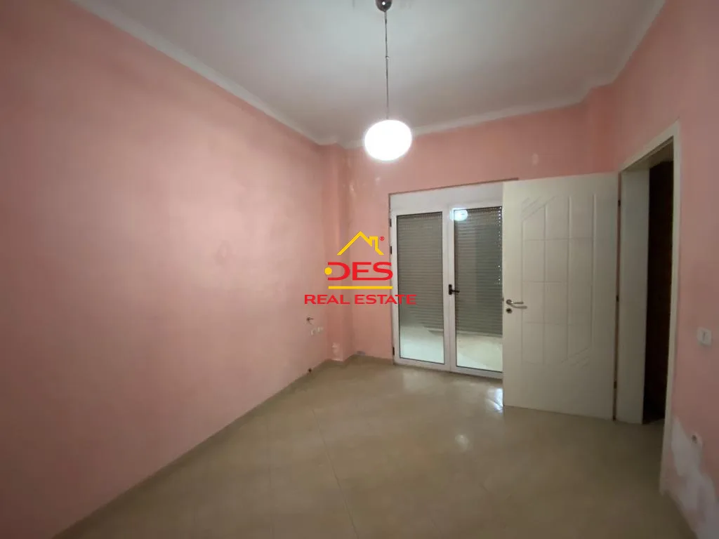 Shitet vilë 4-katëshe në selitë prane unazës së madhe tiranë.