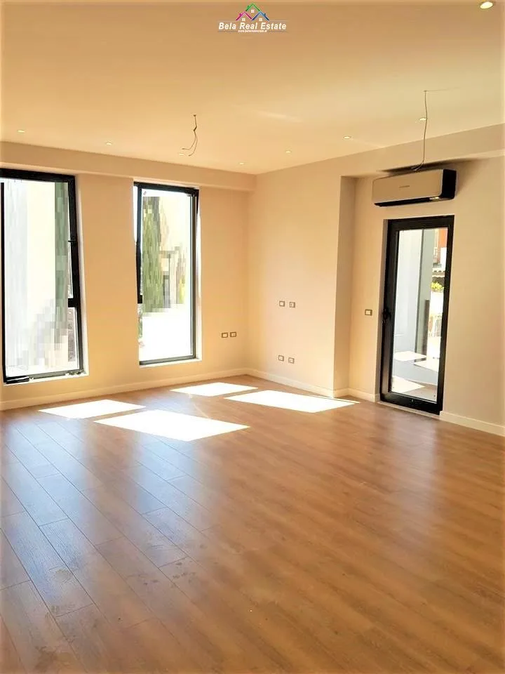Zyre Me Qera 2+1 Tek Rruga e Barrikadave (ID BZ2240) Tirane