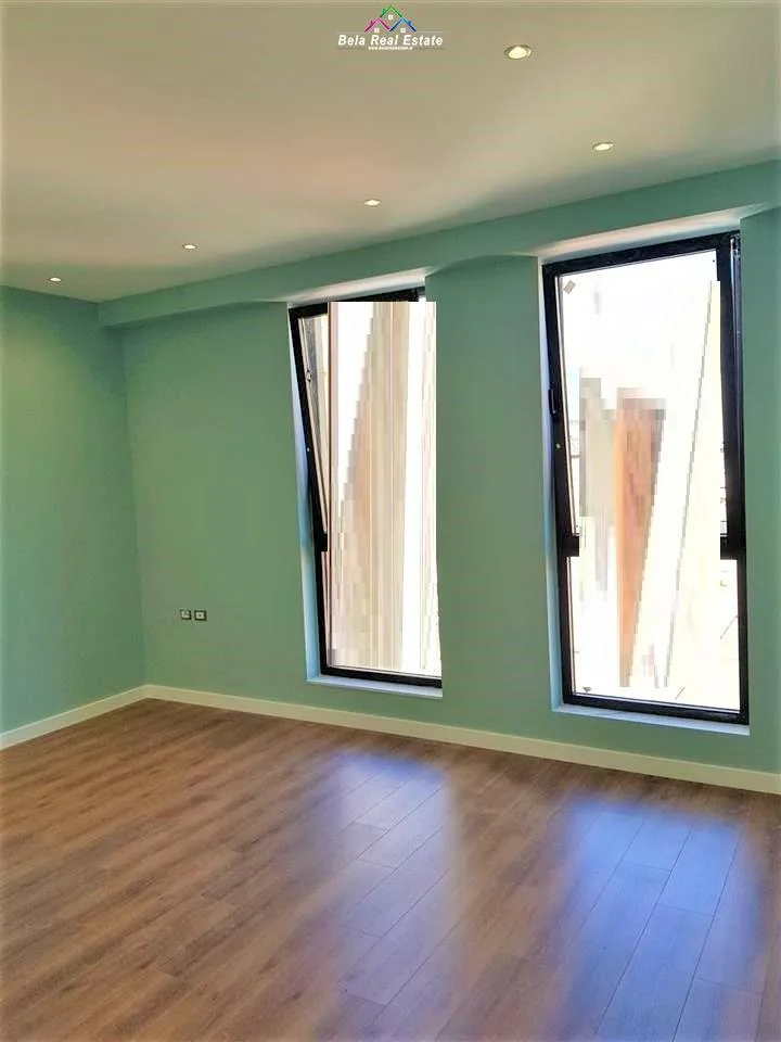 Zyre Me Qera 2+1 Tek Rruga e Barrikadave (ID BZ2240) Tirane