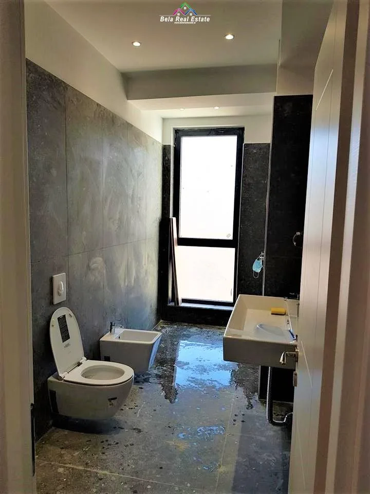 Zyre Me Qera 2+1 Tek Rruga e Barrikadave (ID BZ2240) Tirane