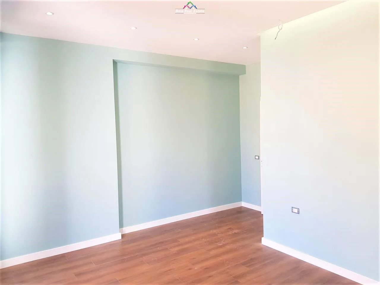 Zyre Me Qera 2+1 Tek Rruga e Barrikadave (ID BZ2240) Tirane