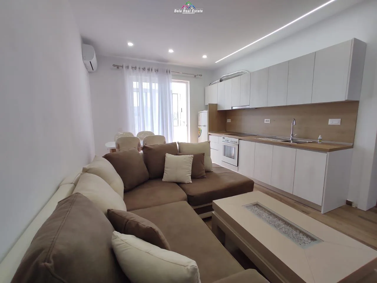 Apartament Me Qera 2+1 Ne Rrugen Kongresi i Manastirit (ID B221202) Tirane.