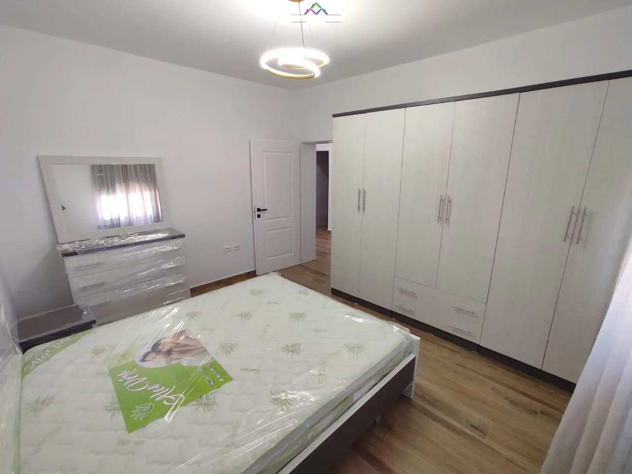 Apartament Me Qera 2+1 Ne Rrugen Kongresi i Manastirit (ID B221202) Tirane.
