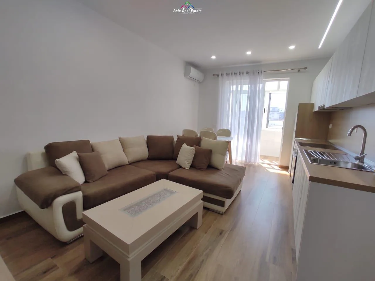 Apartament Me Qera 2+1 Ne Rrugen Kongresi i Manastirit (ID B221202) Tirane.