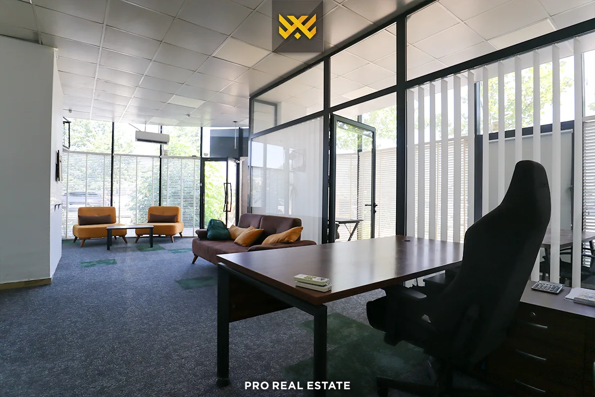 Lokal 70m² me #QIRA në Emshir