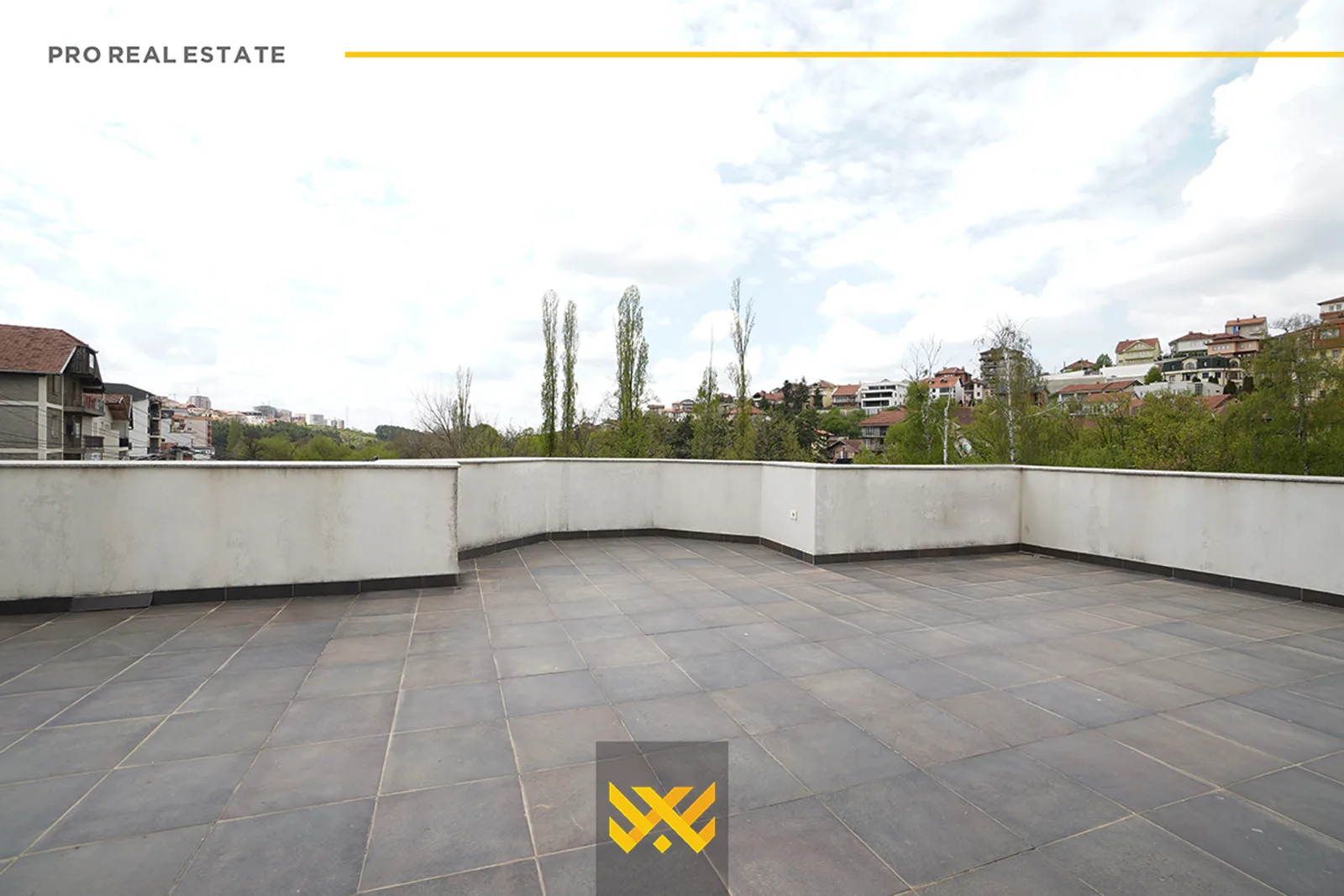 Shtëpi 560m² me #QIRA në Tokbashqe.