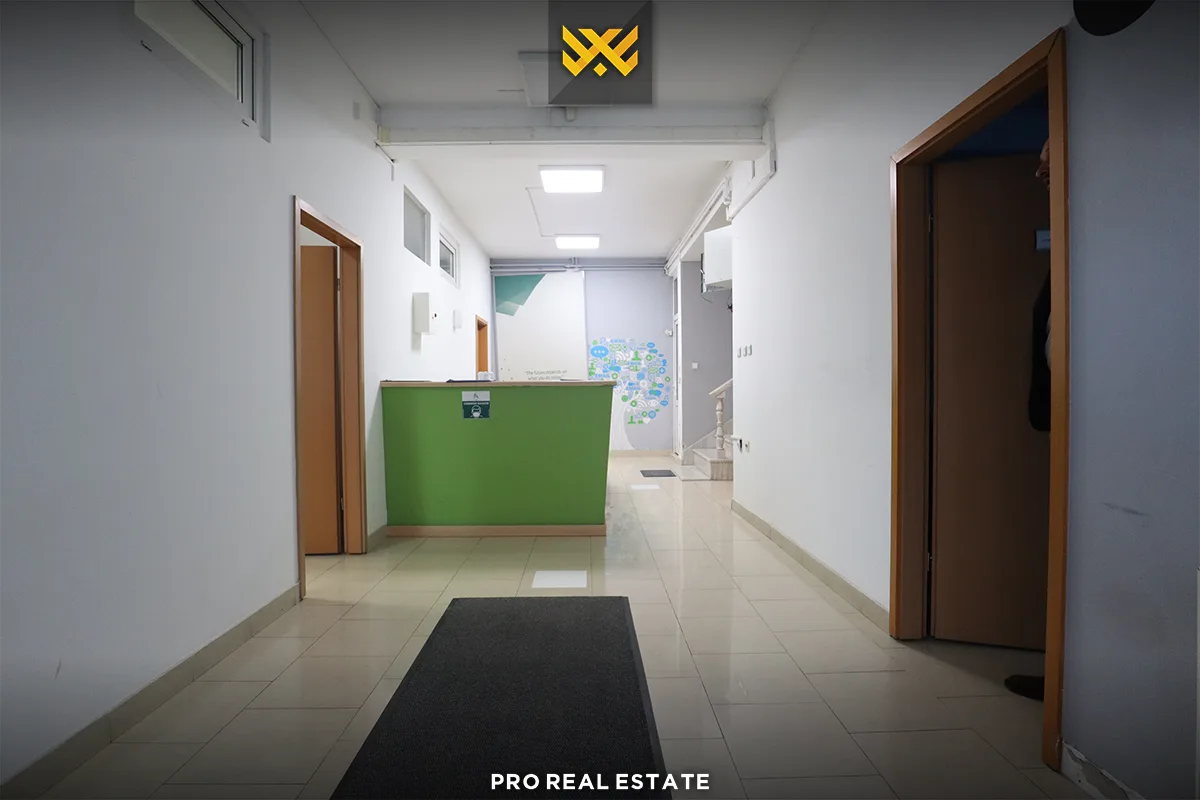 Objekt Zyrë 400m² me #QIRA në Aktash.
