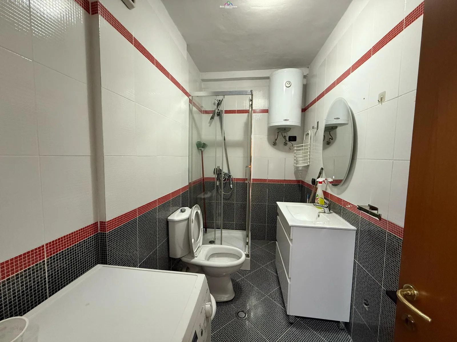 Apartament me Qera 2+1 Ne Myslm Shyri (ID B2201259) Tirane.