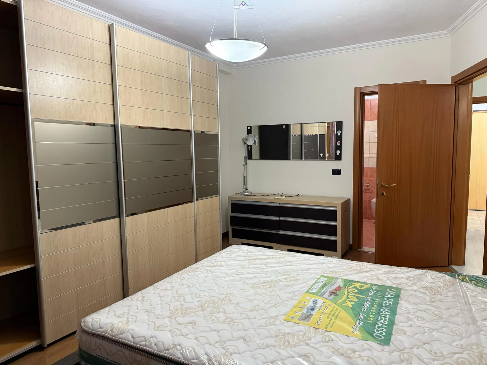 Apartament me Qera 2+1 Ne Myslm Shyri (ID B2201259) Tirane.