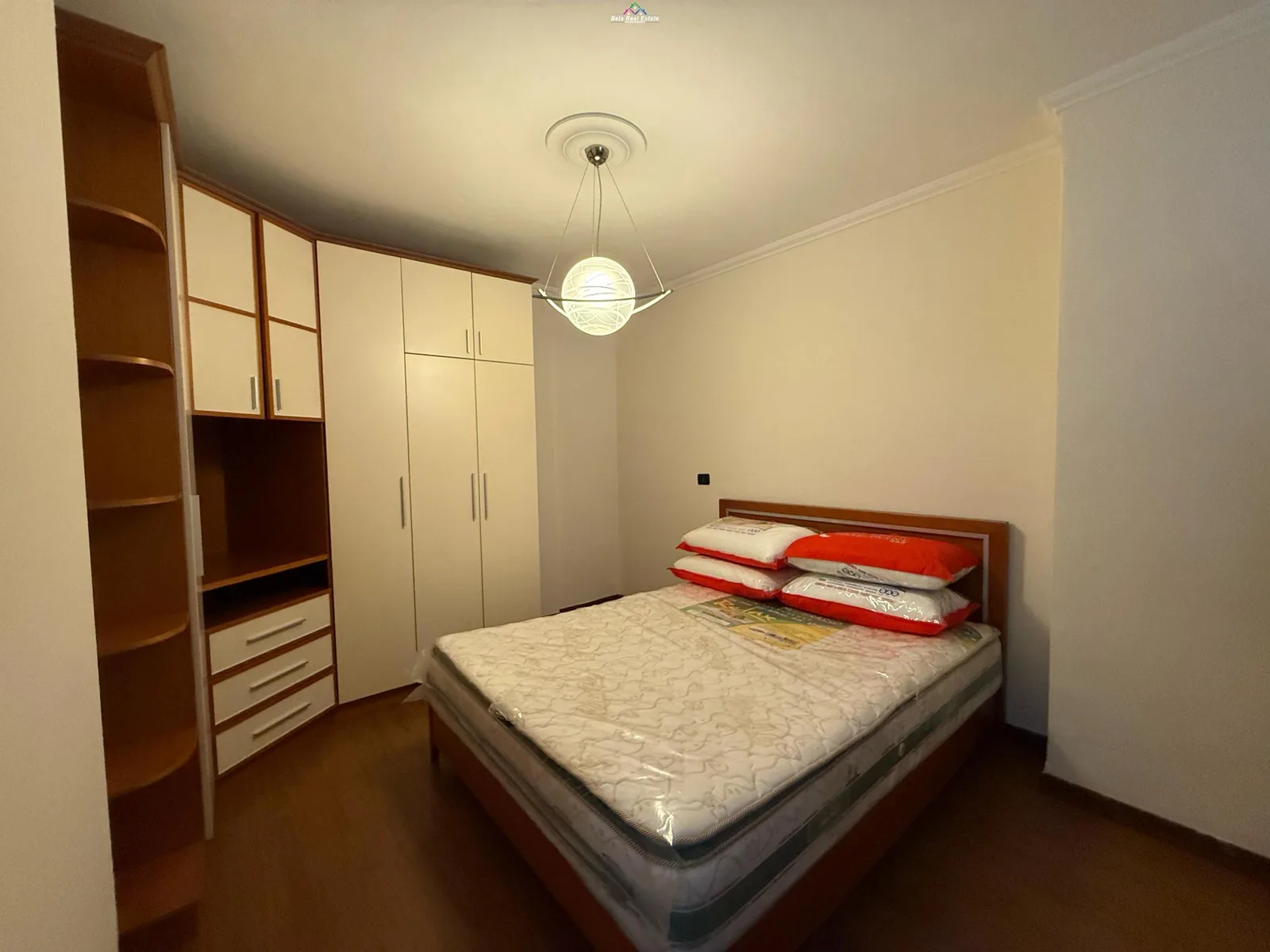Apartament me Qera 2+1 Ne Myslm Shyri (ID B2201259) Tirane.