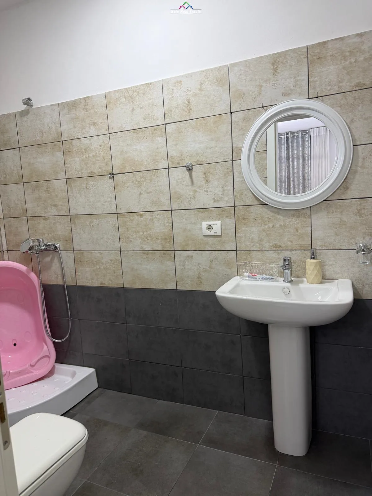 Apartament Me Qera 2+1 ne Shkoze (ID B2201781) Tirane