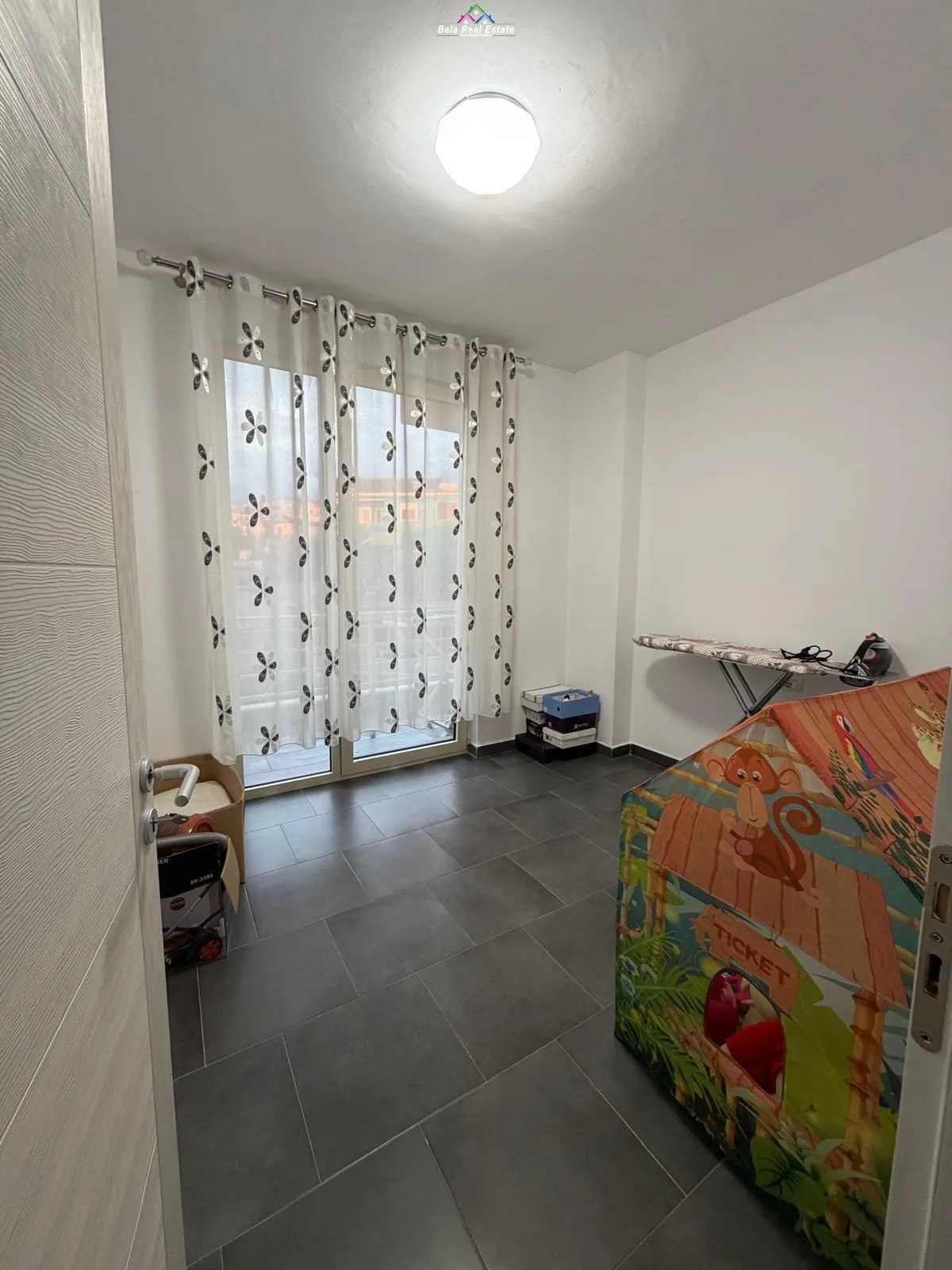 Apartament Me Qera 2+1 ne Shkoze (ID B2201781) Tirane