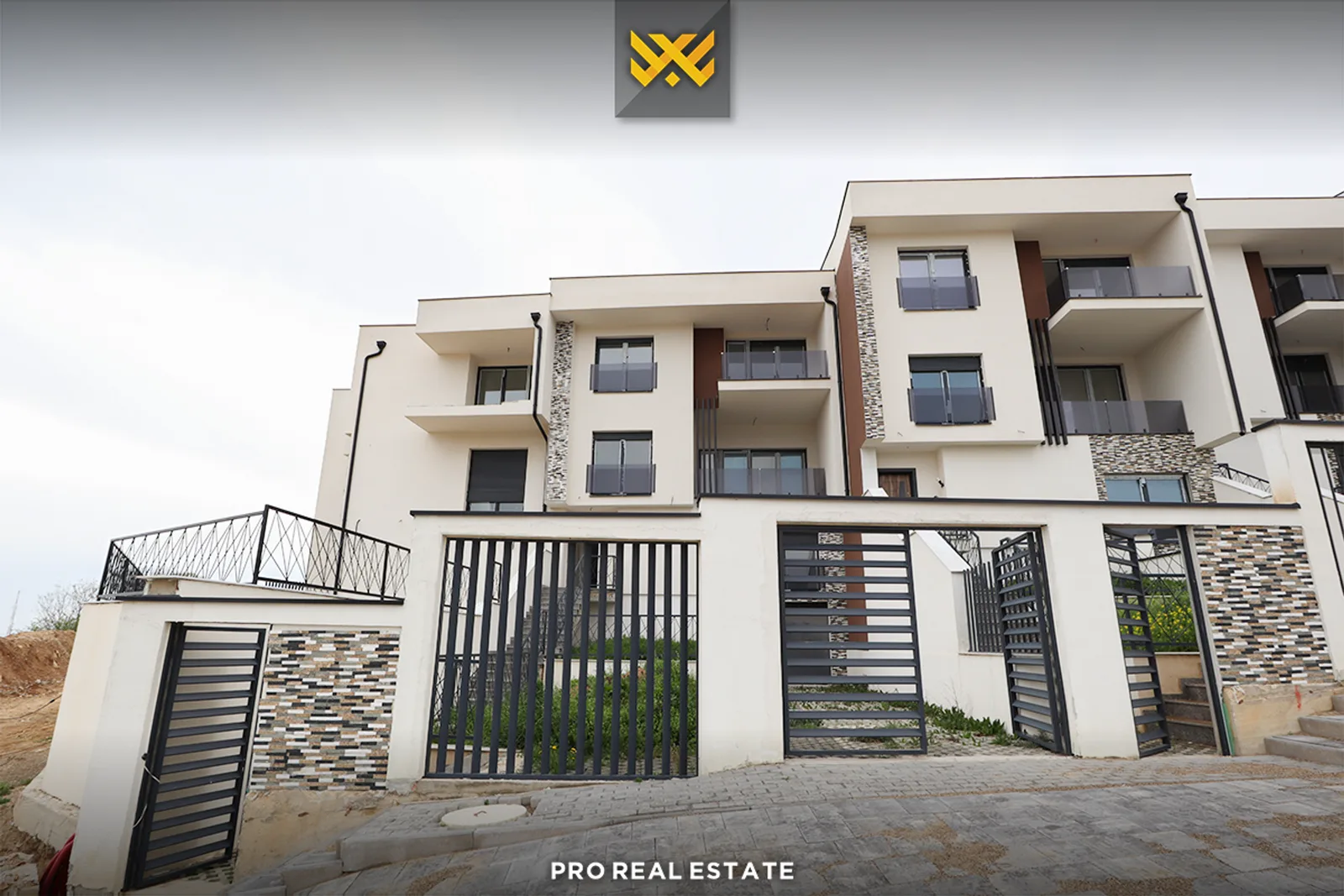 Shtëpi 339m² në #SHITJE në Gërmi.