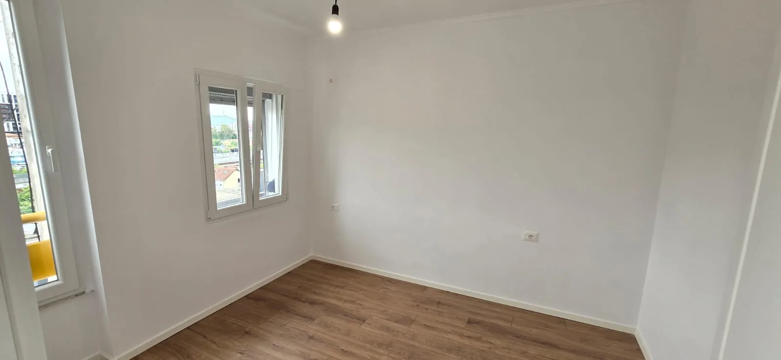 Apartament Ne Shitje 1+1 Tek Pallati me Shigjeta (ID B110444) Tirane.