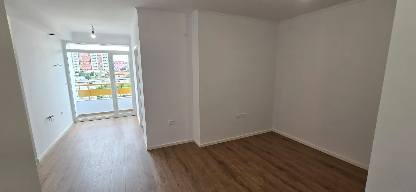 Apartament Ne Shitje 1+1 Tek Pallati me Shigjeta (ID B110444) Tirane.