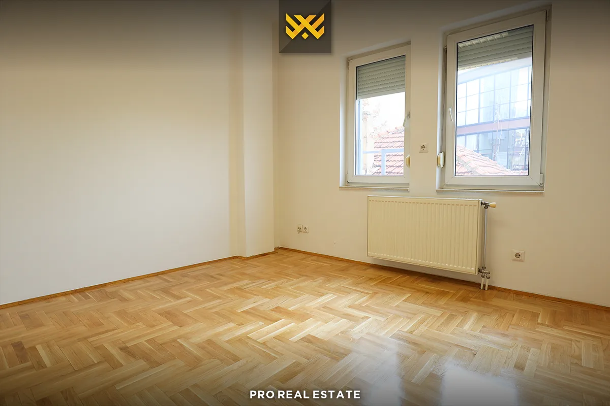 Zyrë 155m² me #QIRA në Pejton
