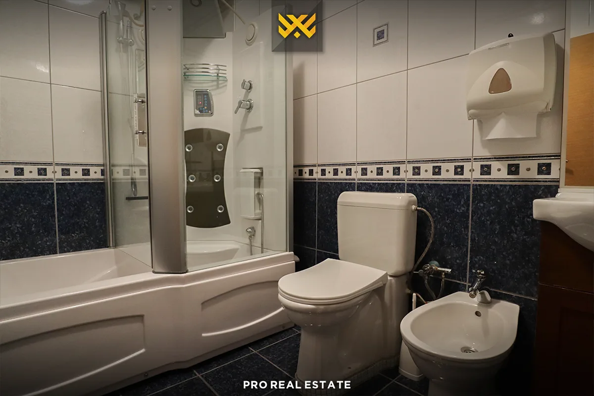 Zyrë 155m² me #QIRA në Pejton