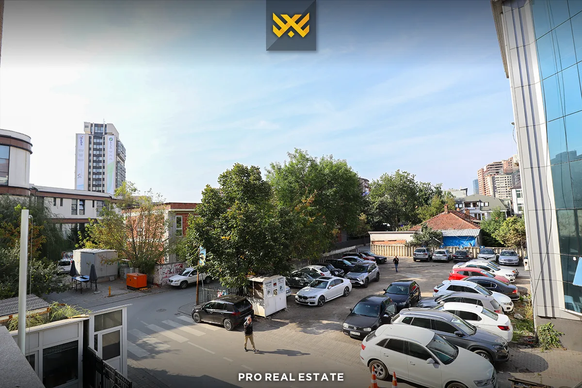 Zyrë 155m² me #QIRA në Pejton