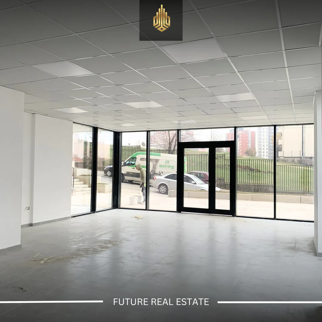 Lokal me QERA/70m²