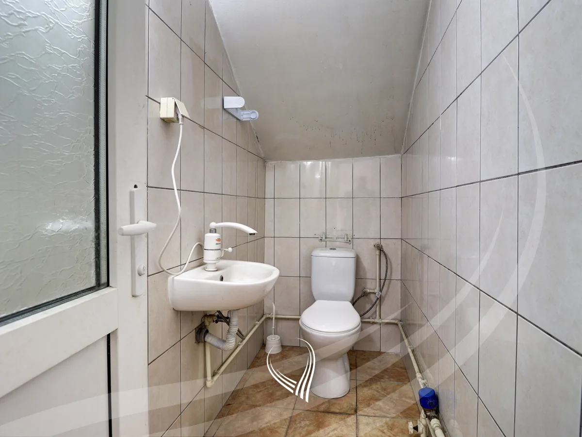 Lokal 400m2 me qira në lagjen Bregun e Diellit