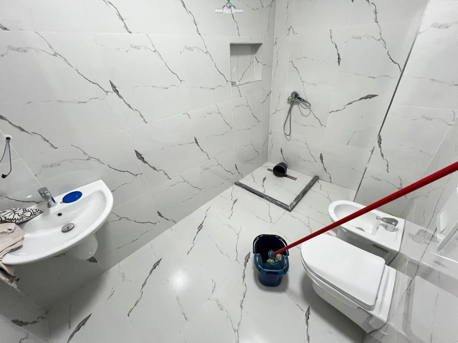 Zyre Me Qera 2+1 Tek Zogu i Zi (ID BZ2728) Tirane