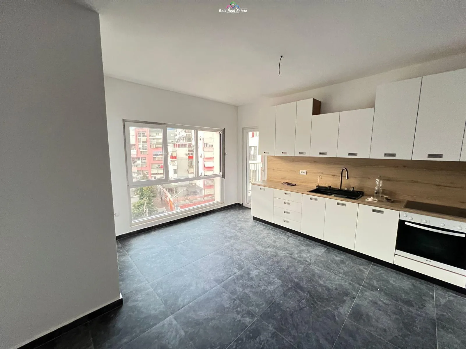 Zyre Me Qera 2+1 Tek Zogu i Zi (ID BZ2728) Tirane
