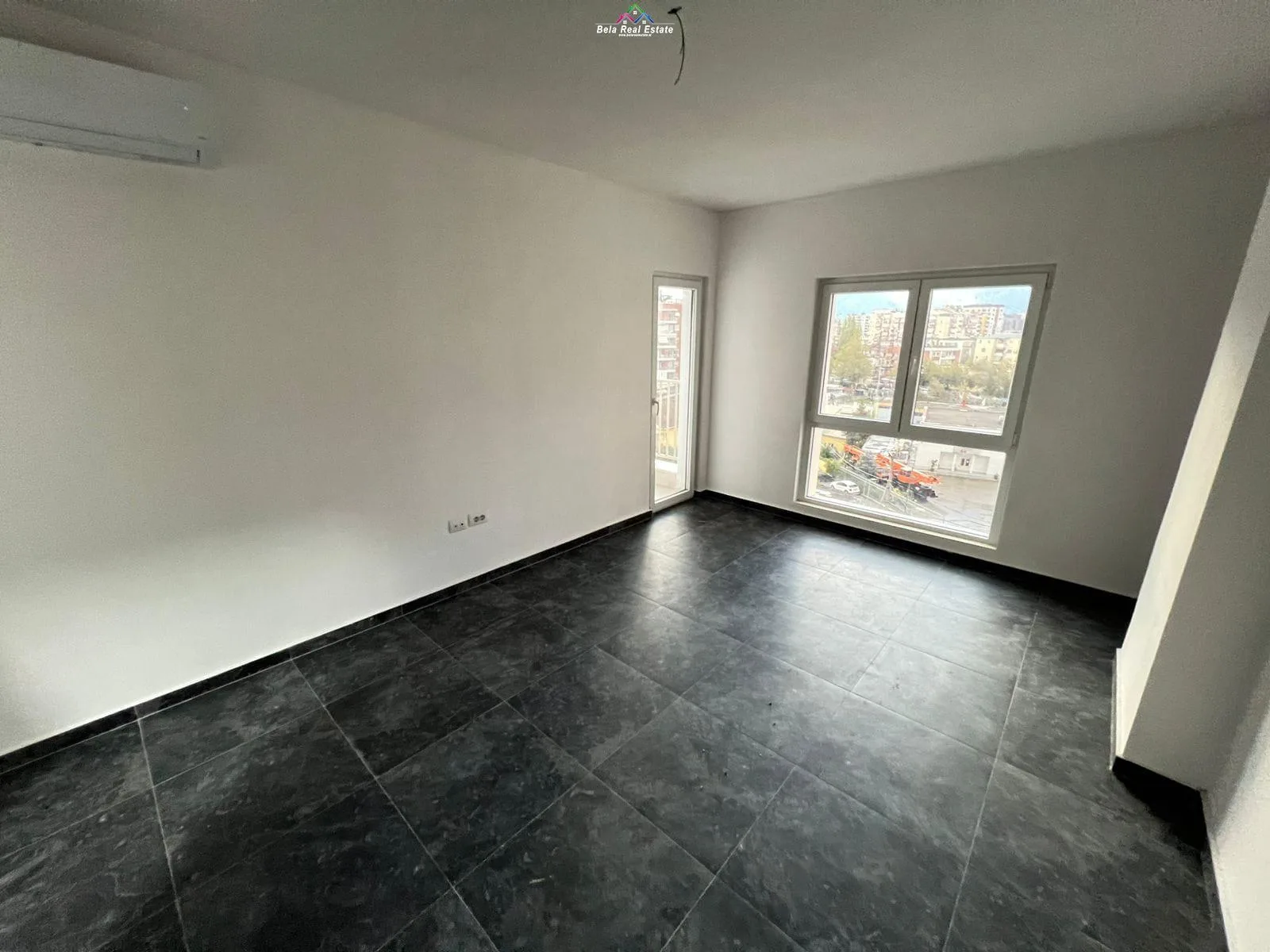 Zyre Me Qera 2+1 Tek Zogu i Zi (ID BZ2728) Tirane