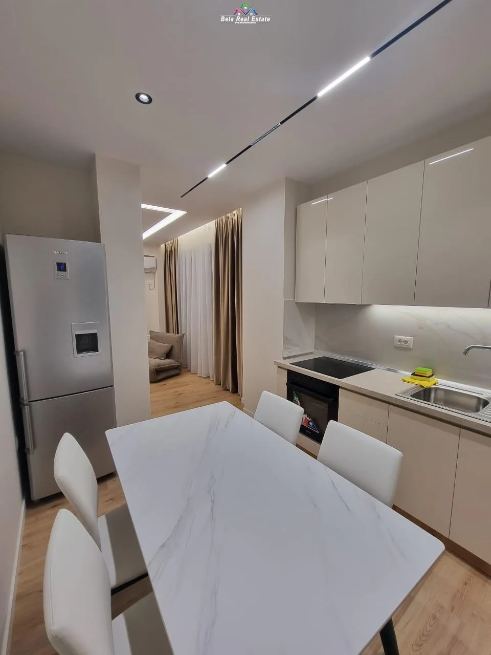 Apartament Me Qera 1+1 Tek Komuna e Parisit (ID B2101007) Tirane