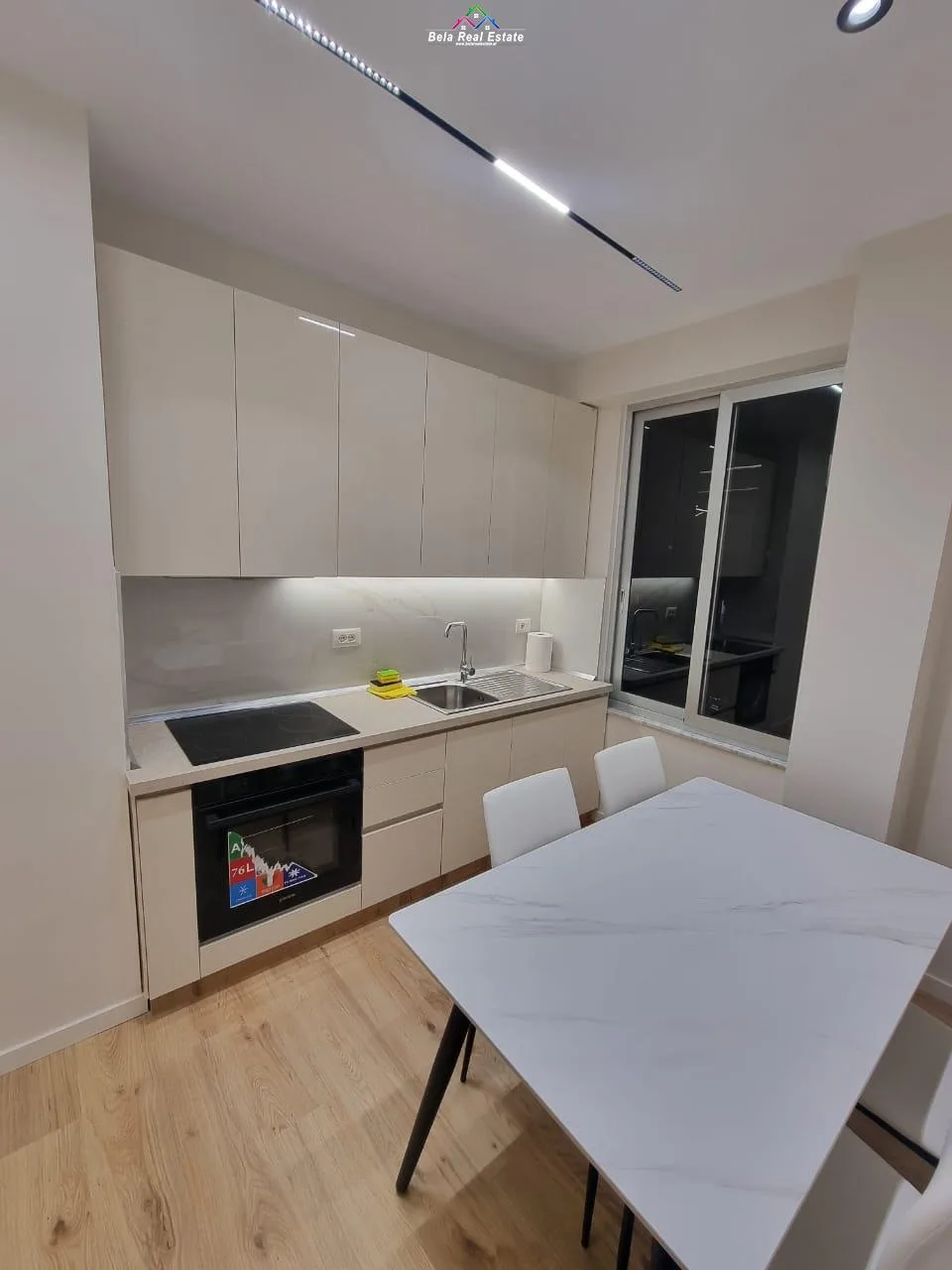 Apartament Me Qera 1+1 Tek Komuna e Parisit (ID B2101007) Tirane
