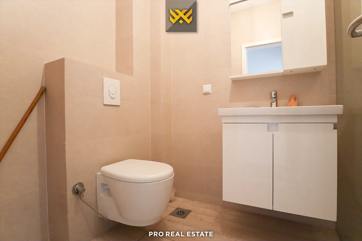 Banesë / Zyre 90.3m² me #QIRA në Rrugën B