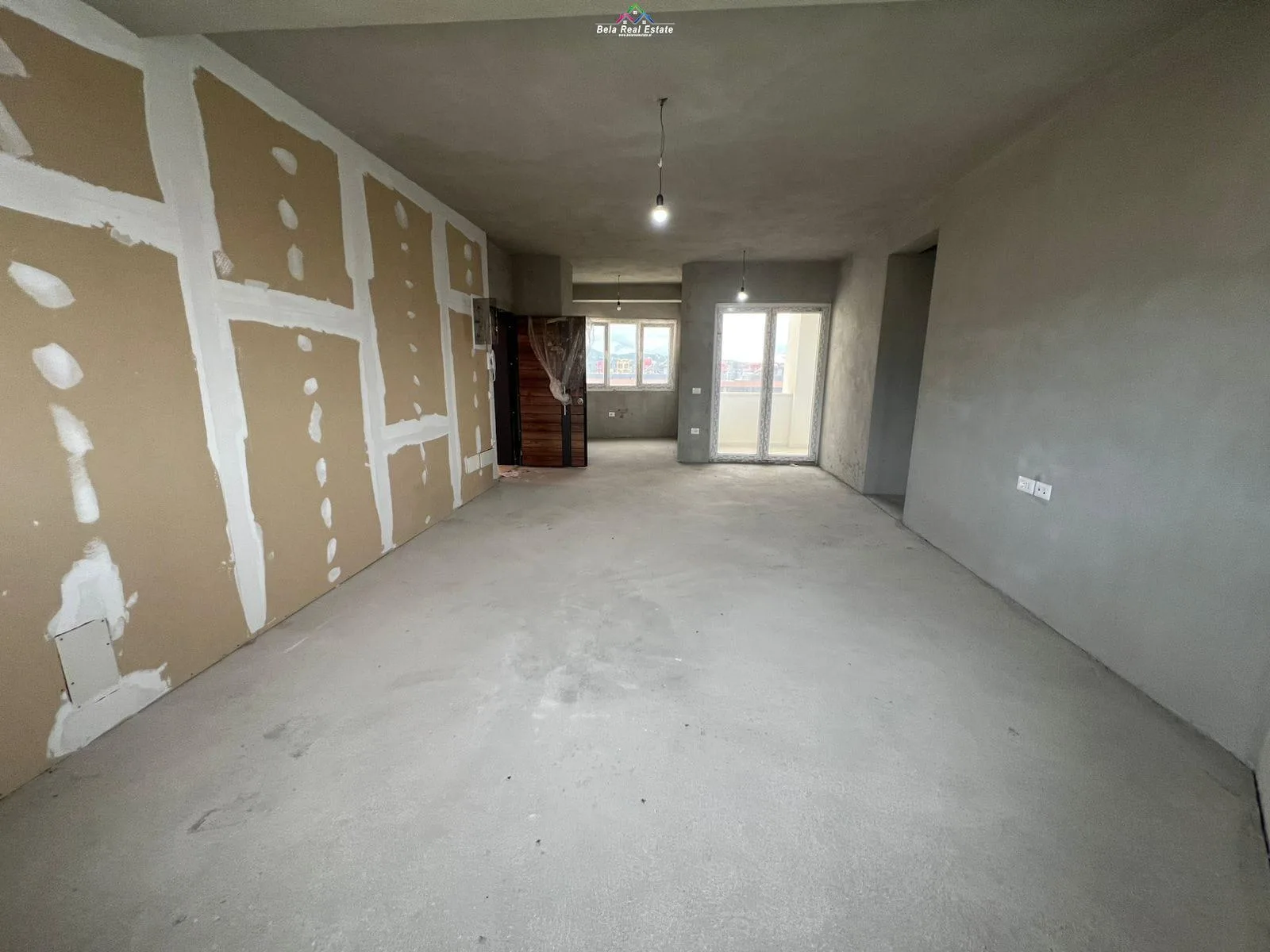 Zyre Me Qera 2+1 Ne Astir (ID BZ2967) Tirane