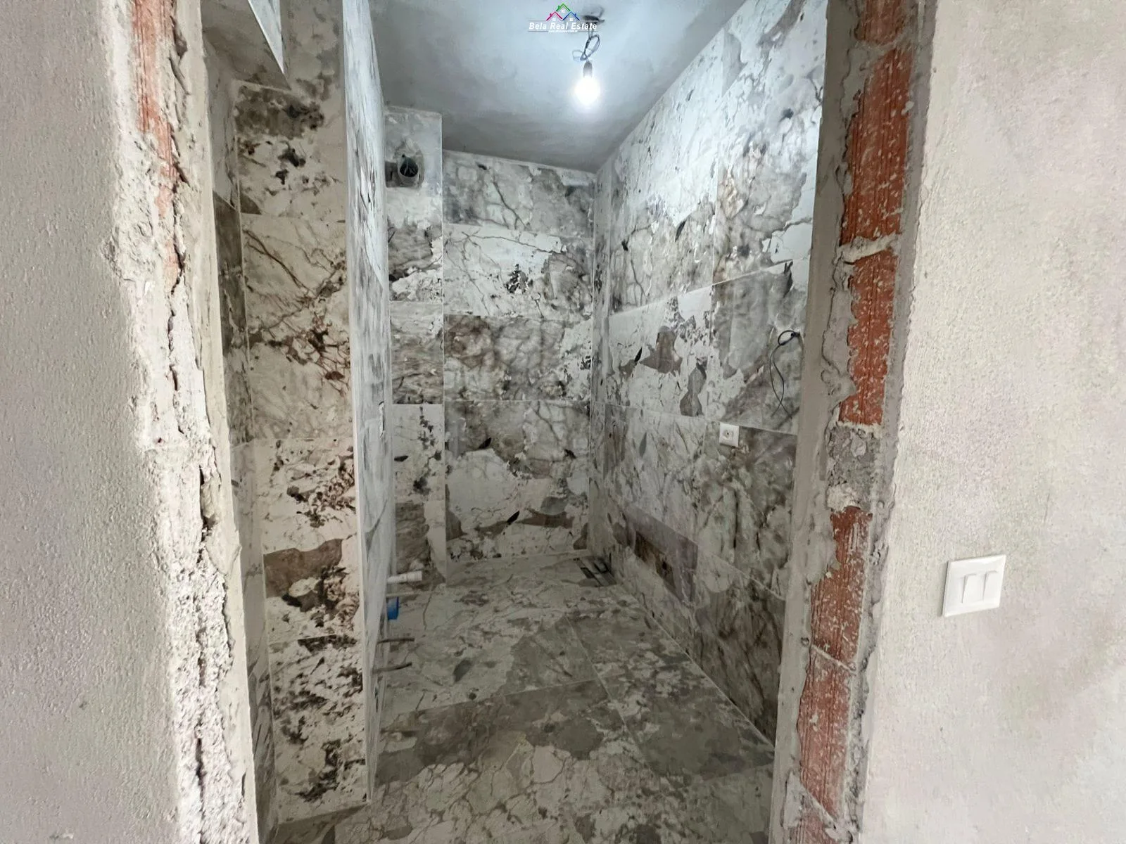 Zyre Me Qera 2+1 Ne Astir (ID BZ2967) Tirane