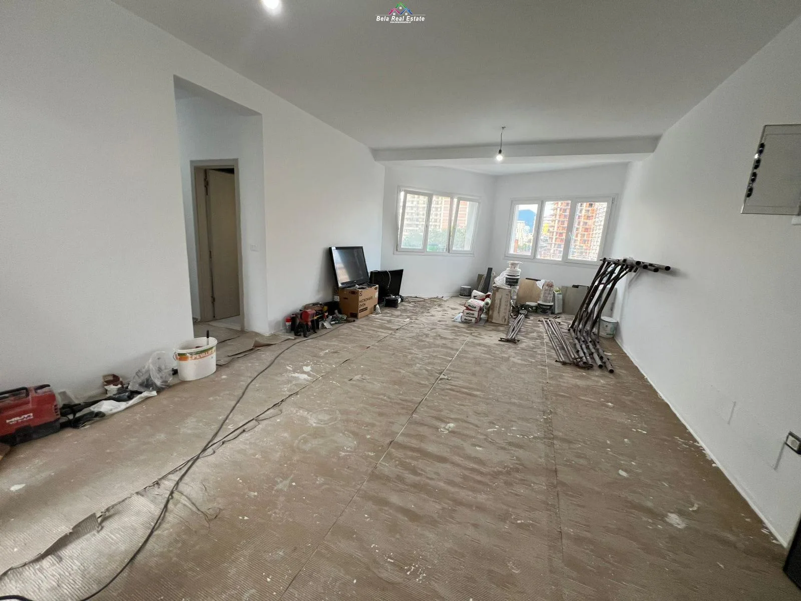 Zyre Me Qera 3+1 Ne Astir (ID BZ2969) Tirane