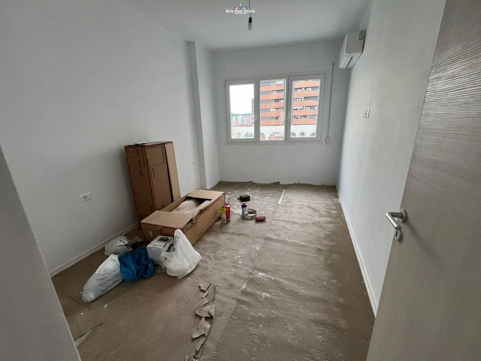 Zyre Me Qera 3+1 Ne Astir (ID BZ2969) Tirane