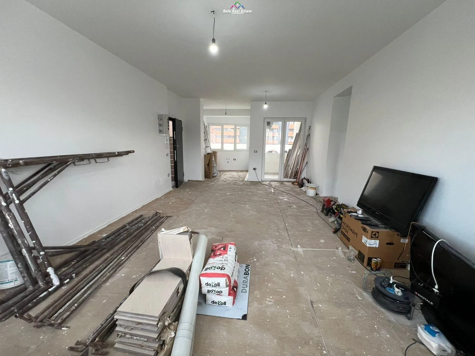 Zyre Me Qera 3+1 Ne Astir (ID BZ2969) Tirane
