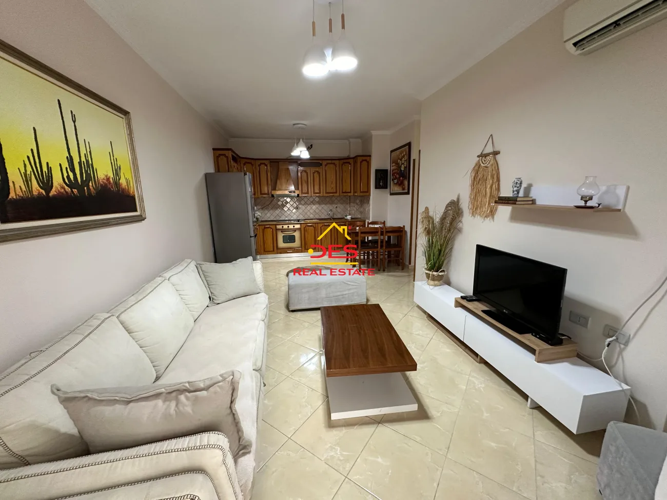 Jepet me qira apartament 2+1 te rruga e çipajve,vlorë