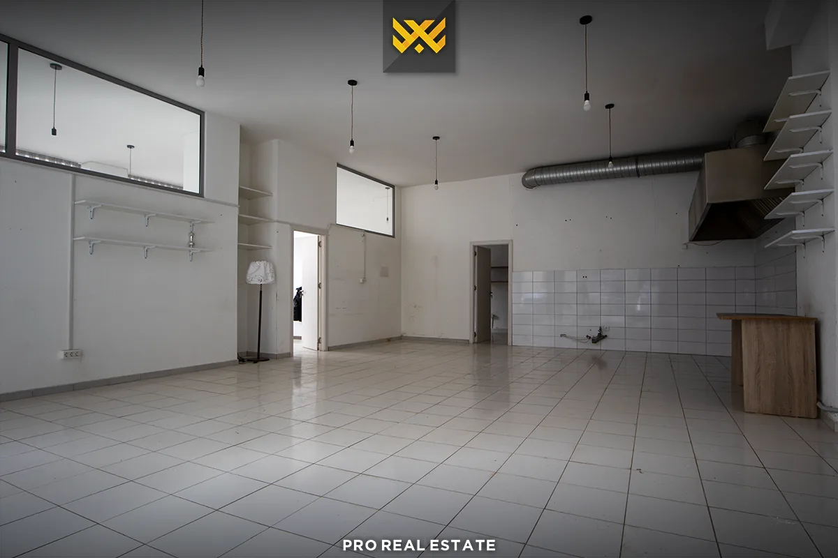 Lokal 80m² me #QIRA në Tophane.